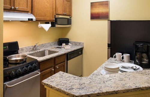 Shea Business Park Hotel | 2 Comfortable Units, For Family Adventure in Scottsdale, Kitchen, Pool!