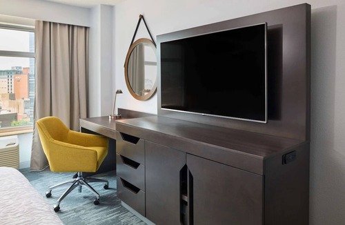 Mount Vernon Triangle Hotel | 2 Elegant King Room Near Capitol Hill & Downtown Washington Nightlife