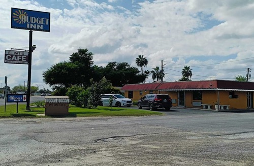 Edinburg Apartment | 2 Full Beds|Nsmk|Edinburg, TX