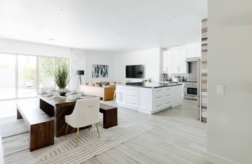 Cox Heights House | 2 Luxury Homes | 2 Pools | Sleeps 20 Near Old Town
