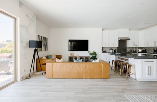 Cox Heights House | 2 Luxury Homes | 2 Pools | Sleeps 20 Near Old Town