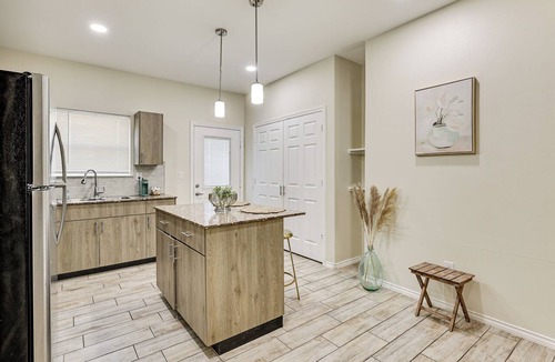 Pharr Apartment | 2 Mi to DHR Health: Commuter-Friendly Pharr Apt