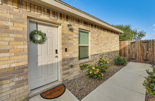 Pharr Apartment | 2 Mi to DHR Health: Commuter-Friendly Pharr Apt