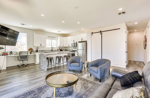 Garfield Apartment | 2 Mi to Dtwn Phoenix: Sleek Apt w/Fenced Yard!
