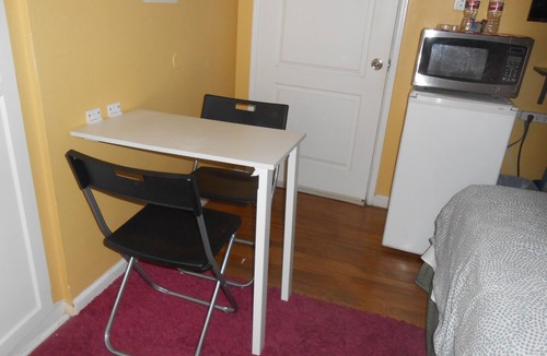 Sun Valley Bed & Breakfast | 2 Miles Burbank Airport/7 Miles Universal/Studios/N Hollywood. Cozy Room