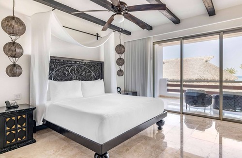 Zona Hotelera Hotel | 2 Stylish 3BR Grand Suites near Baja Brewing – Access to Six Resort Pools
