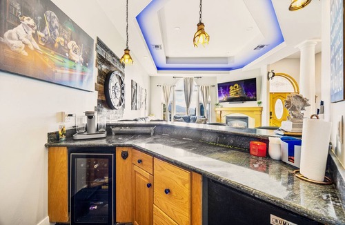 Bear Valley Springs House | 200-acre vineyard estate: swim spa, theater & game room