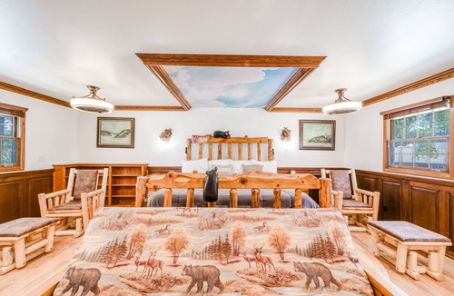 Fox Farm Cabin | 2008-bears Palace Chalet 6 Bedroom Home by RedAwning