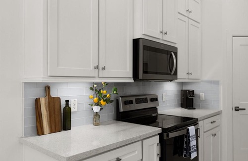 Edinburg House | 2023 Modern 3BR Fast WiFi Workspace Pet-friendly Garage Yard