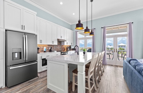 The Shores House | 2024 Custom Beach house within The Shores Subdivision, 4 Bedroom 4.5 Bath, sleeps 8
