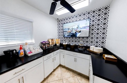 New Papago Parkway Apartment | 206 Stylish & Comfortable Desert Retreat in Scottsdale's Best Location