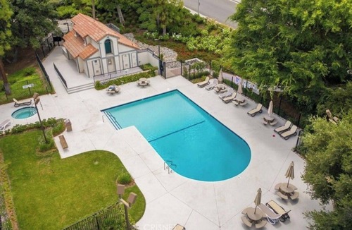 Newhall House | 24517 Thistle Ct Newhall, CA 91321