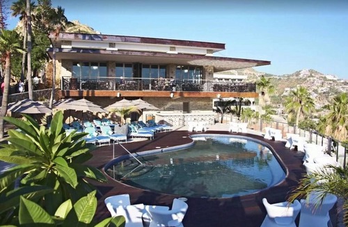 Centro Condo | 2BD Finisteria: Luxurious Resort with Ocean Views