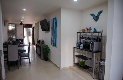 Ferrocarrilera Apartment | 2BR-3BA Condo Block from Beach w Rooftop Jacuzzi