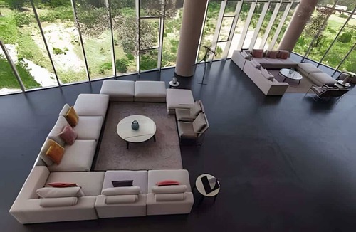 Financial District House | 2BR apt | Pool, gym & balcony near Colomos