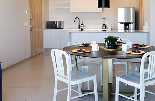 Guadalajara House | 2BR city retreat w/pool, gym & parking