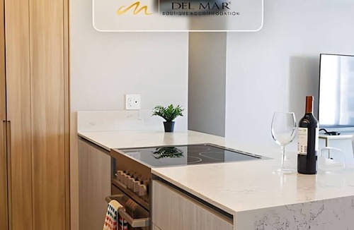 Guadalajara House | 2BR city retreat w/pool, gym & parking
