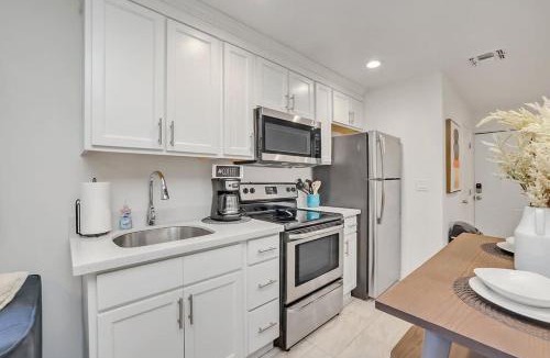 Coronado House | 2BR Desert Retreat Central Phoenix Monthly Rental