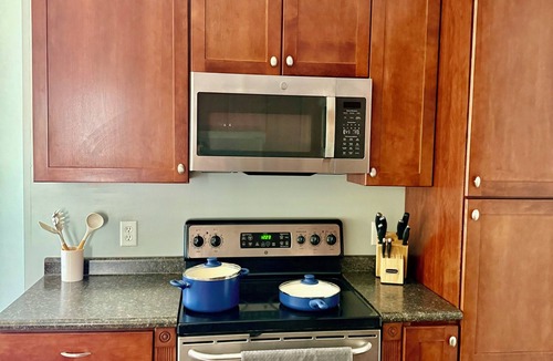 Town of Hounsfield Apartment | 2BR Lake Ontario Suite King Bed, Historic Village, Walk to Waterfront & Dining