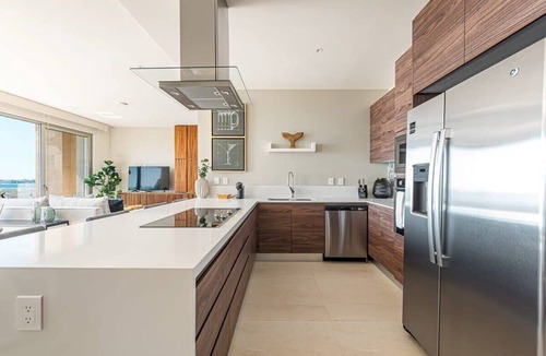 El Tezal Apartment | 2BR Penthouse with Private Rooftop & Seaview & Pool