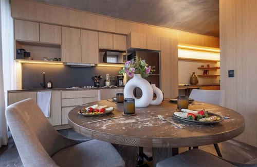 Providencia Apartment | 2BR retreat near Plaza Midtown w/balcony