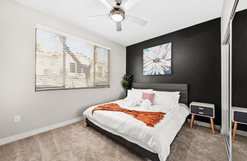 McDowell Mountain Apartments Apartment | 2BR Retreat near Thompson Peak Pkwy with Pool & BBQ