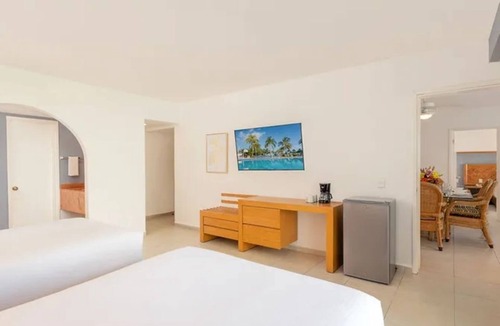 Punta Cancun Hotel | 2BR Villa | Beachscape Kin Ha | Light Island Retreat