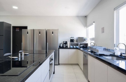 Monterrey Municipality House | 2E Casa Curie Coliving - Cama Matrimonial + Wifi