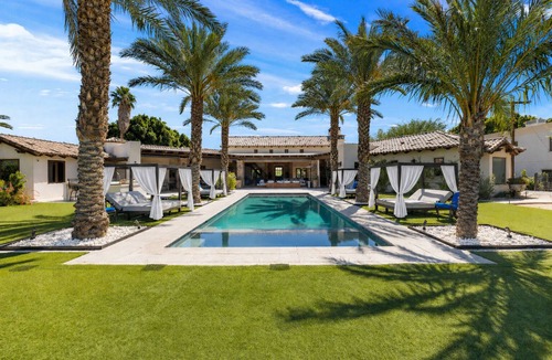 Bermuda Dunes House | 3.5 Acre compound- 2 pools, tennis, pickleball, basketball, sauna & steam + more