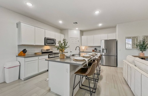 Queen Creek House | 3 bed, Sleeps 8! Discount!. Heated Community Pool.