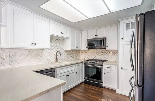 Newhall Apartment | 3-bedroom 2.5 bathroom apartment in Santa Clarita for Rent.