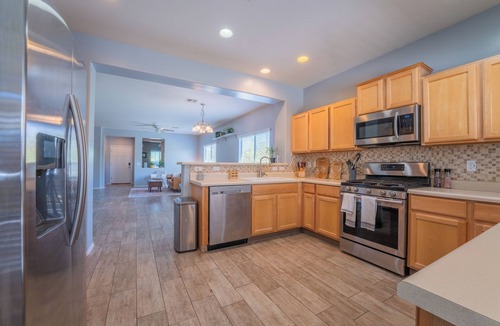 Anthem at Merrill Ranch House | 3-bedroom 2 bath 1 office fully furnished Florence House