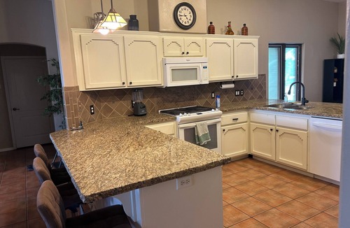 Yuma House | 3-bedroom 2 full bathroom home in a quiet neighborhood with plenty of amenities