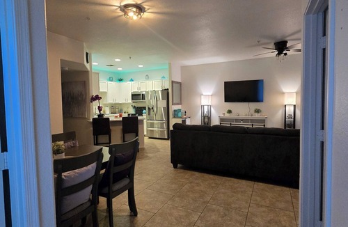 Phoenix Condo | 3-bedroom condo with 3rd bedroom converted to office in enchanting Peoria