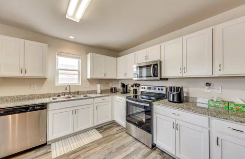 Holiday Shores House | 3-bedroom estate in welcoming Bullhead City with AC
