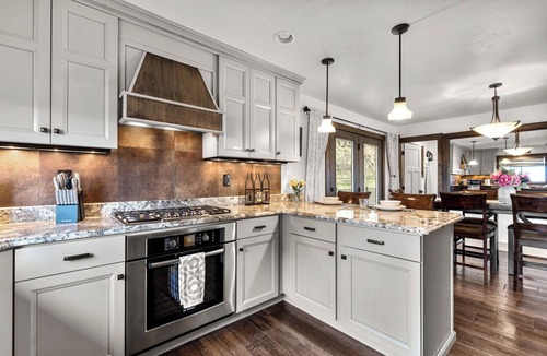 Somers House | 3 bedroom Exec Home at Best Western, Free Hot Breakfast, Pool near Flathead Lake