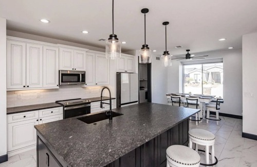 Desert Hills House | 3-bedroom house in Lake Havasu City with AC, WiFi, Community pool and Pickleball