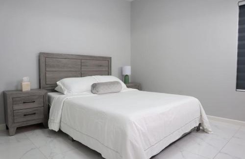 Alamo Apartment | 3 Bedroom located at 1200 Country Club