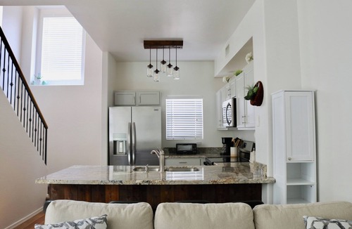 Tramonto House | 3-bedroom townhome in peaceful North Phoenix with beautiful desert view