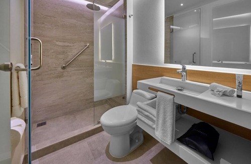 Providencia Hotel | 3 Boutique-Style Rooms in Trendy Providencia – Walk to Dining & Green Spaces
