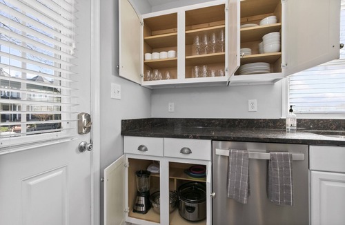 Northeast Bed & Breakfast | 3 DC Homes | Sleeps 30 | Group Getaway