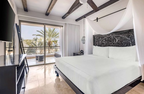 Zona Hotelera Hotel | 3 Lavish 3BR Grand Suites w/Ocean Views – Near Historic Misión San José