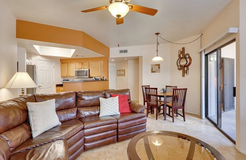 Maryvale Village Condo | 3 Mi to Camelback Ranch: Condo w/Pool Access