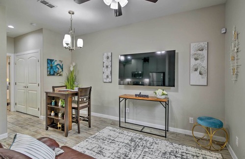Edinburg Apartment | 3 Mi to Downtown: Relaxing Stay in Edinburg Apt!