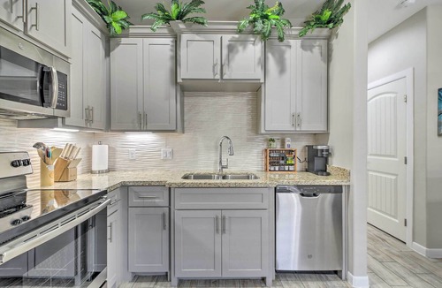 Edinburg Apartment | 3 Mi to Downtown: Relaxing Stay in Edinburg Apt!