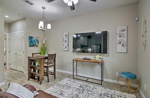 Edinburg Apartment | 3 Mi to Downtown: Relaxing Stay in Edinburg Apt!