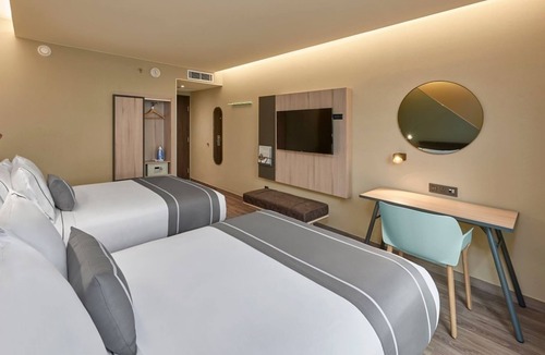 Marina Mazatlan Hotel | 3 Modern Rooms in Lively Mazatlán – Beaches, Bars & Culture Just Steps Away