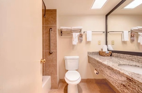 Yuma Townsite Hotel | 3 Rooms | Walk to Historic District | Outdoor Pool & Gym Facility
