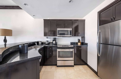Zona Hotelera Hotel | 3 Sunny 2BR Suites w/Pool View & Full Kitchen – Near Estero San José Trails