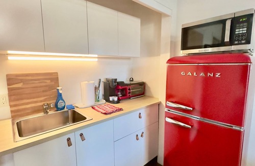 Westside Costa Mesa House | 30 day long term Private Studio in Costa Mesa!